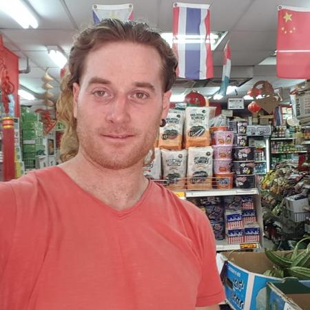 לירון עובד - זכיין בחנות מזרח ומערב בחיפה לירון - מזרח ומערב חיפה